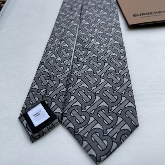 🔥TB MONOGRAM🔥🆕💯ICON BURBERRY GRIS LIMITED PRINT MOTIF TIE🔥EXCLUSIVE🔥 - Picture 6 of 14
